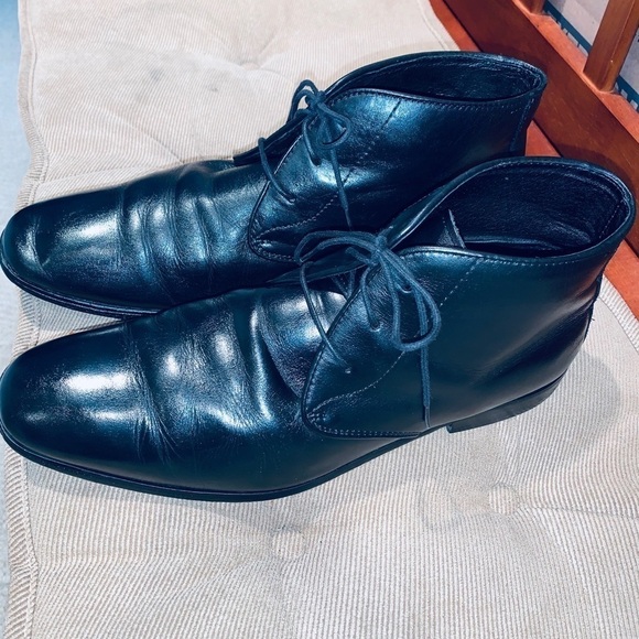 Florsheim Leather Chukka Boot. - Picture 2 of 10